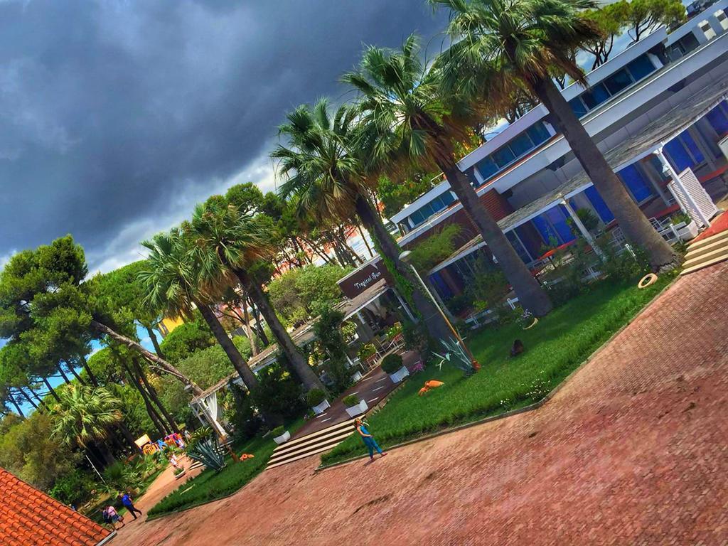 Tropikal Bungalows Durrës Extérieur photo