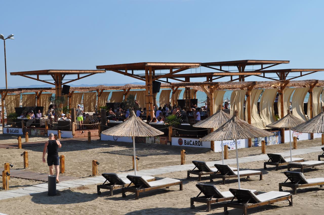 Tropikal Bungalows Durrës Extérieur photo