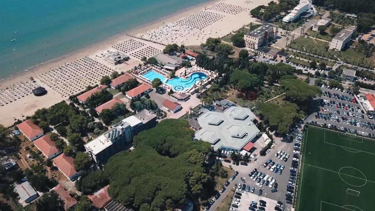 Tropikal Bungalows Durrës Extérieur photo